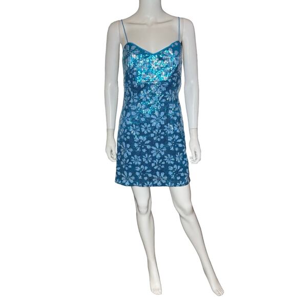GUESS Women's Sequin Embellished Sleeveless Bodycon Dress Winter Blue Multi Sz 6 - Picture 2 of 10